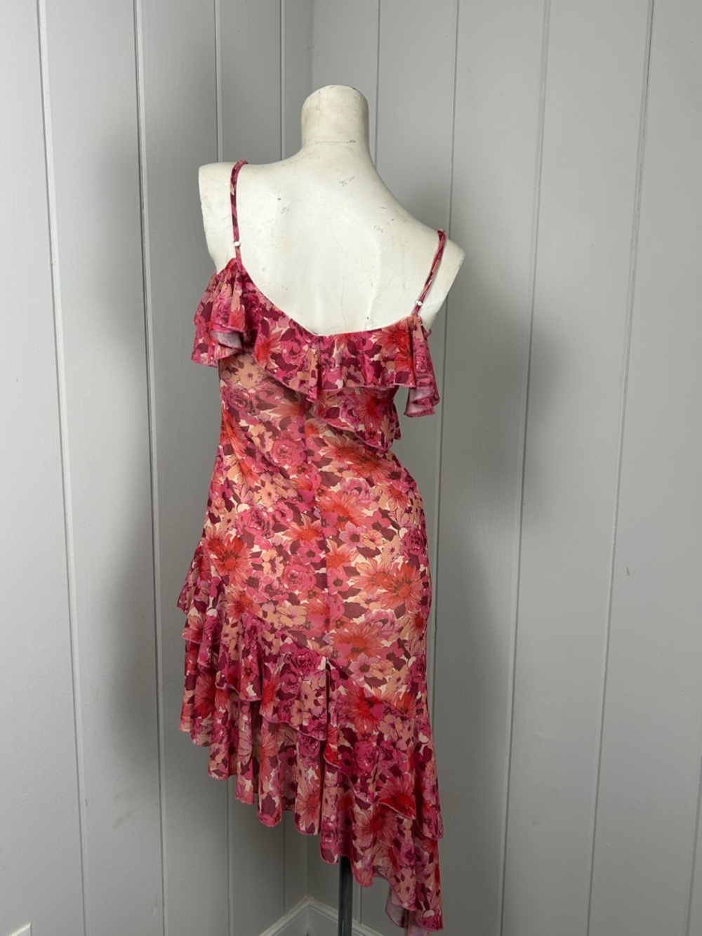 Women’s Floral Ruffle Dress Small Asymmetrical Hem Feminine Spring Summer flowy - Picture 4 of 8